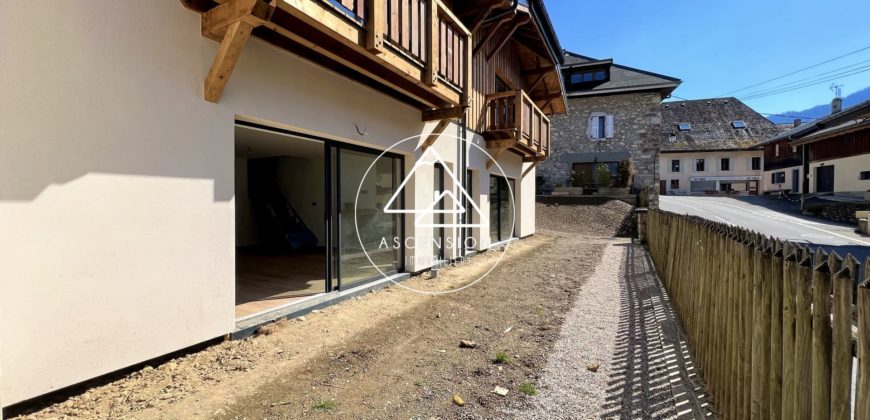 CHALET NEUF – 2 CHAMBRES ET COIN MONTAGNE – CENTRE VILLAGE LE BIOT