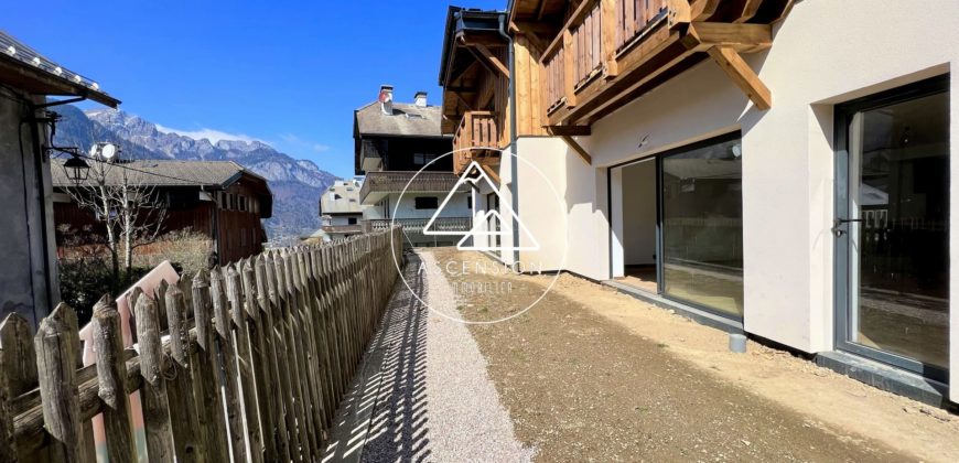 CHALET NEUF – 2 CHAMBRES ET COIN MONTAGNE – CENTRE VILLAGE LE BIOT