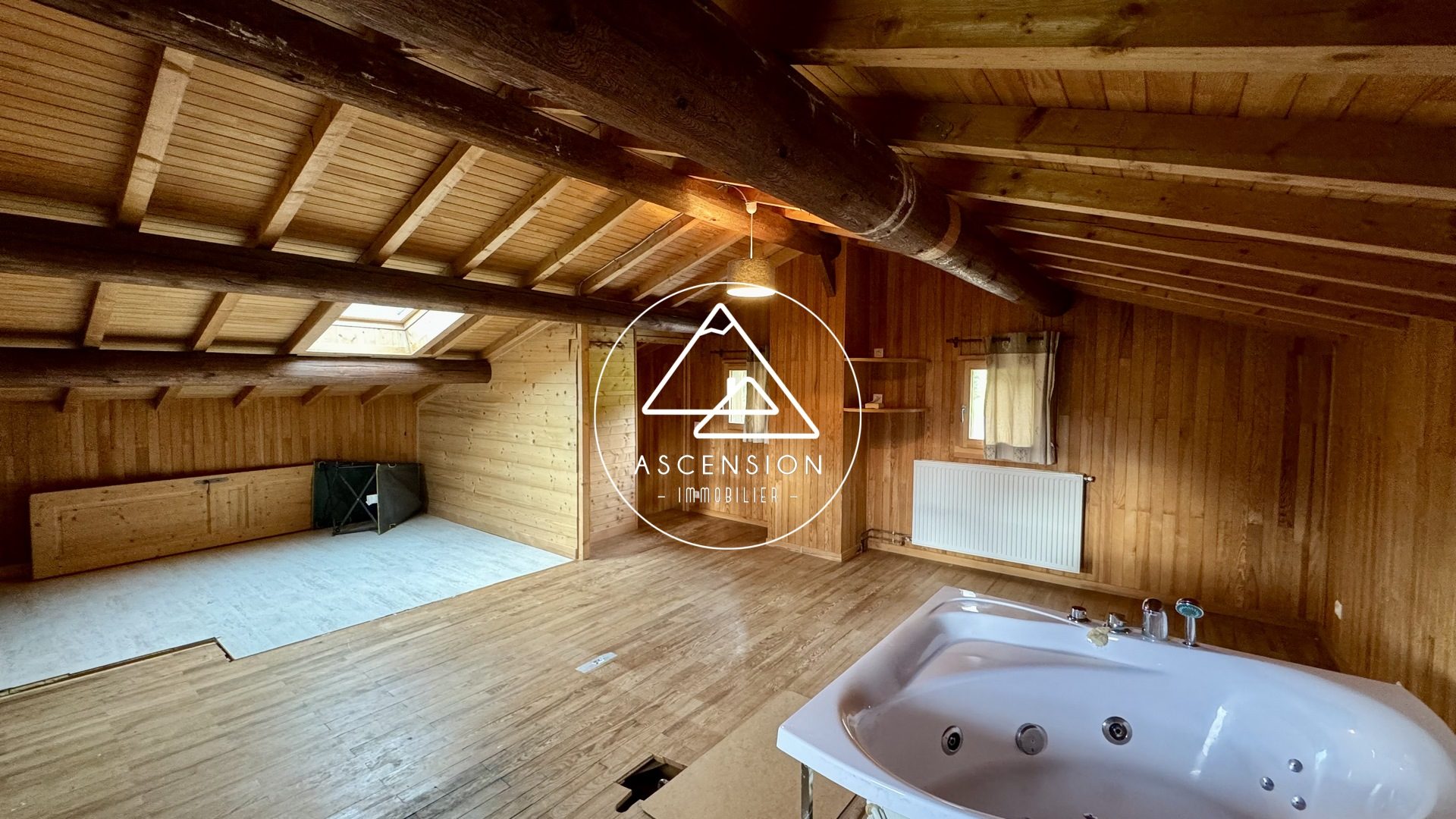 Chalet à rénover de 3 chambres avec vue panoramique sur les montagnes – Le Biot