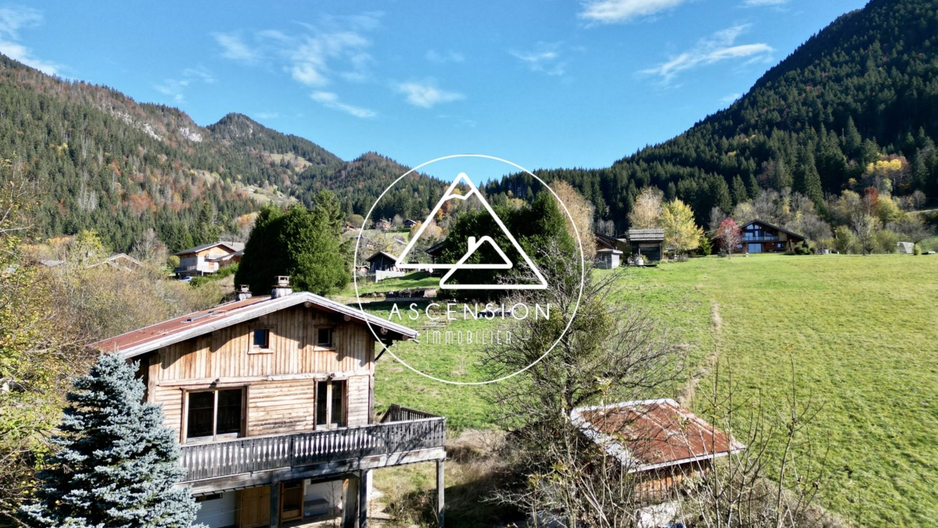 Chalet à rénover de 3 chambres avec vue panoramique sur les montagnes – Le Biot