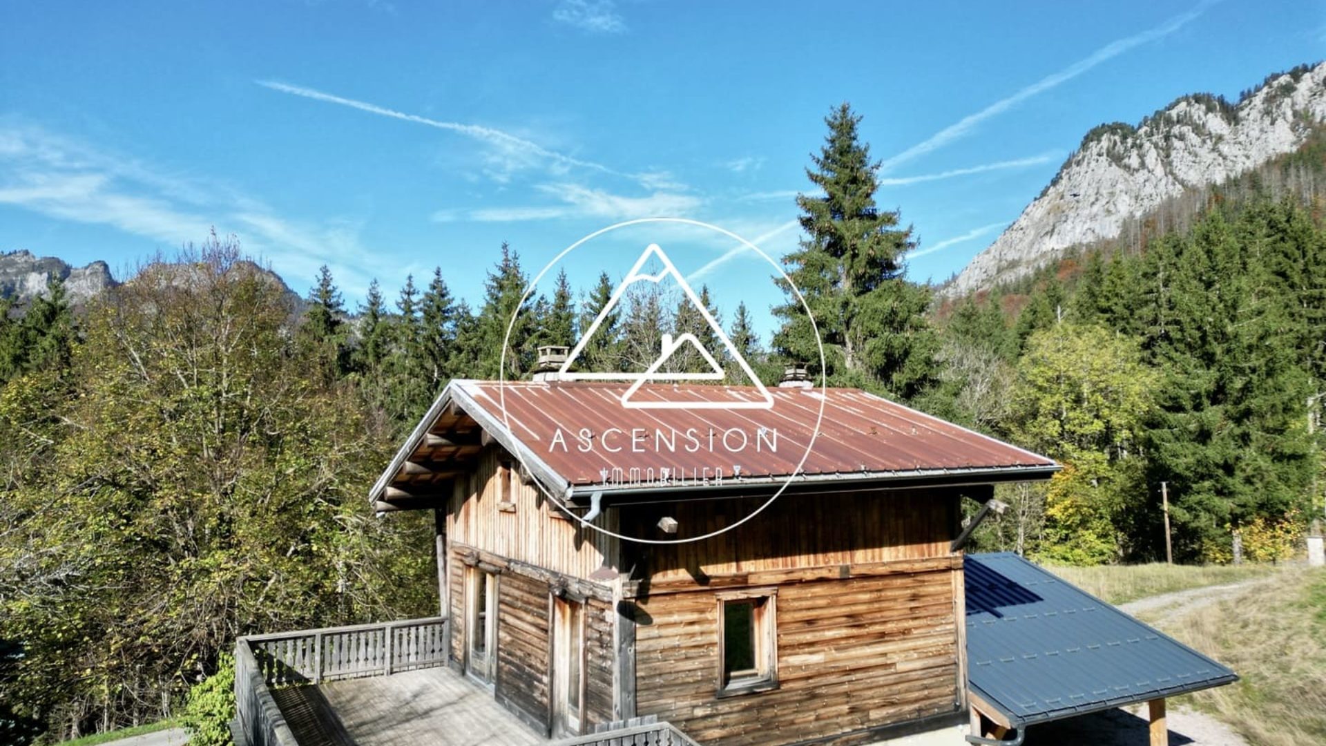 Chalet à rénover de 3 chambres avec vue panoramique sur les montagnes – Le Biot