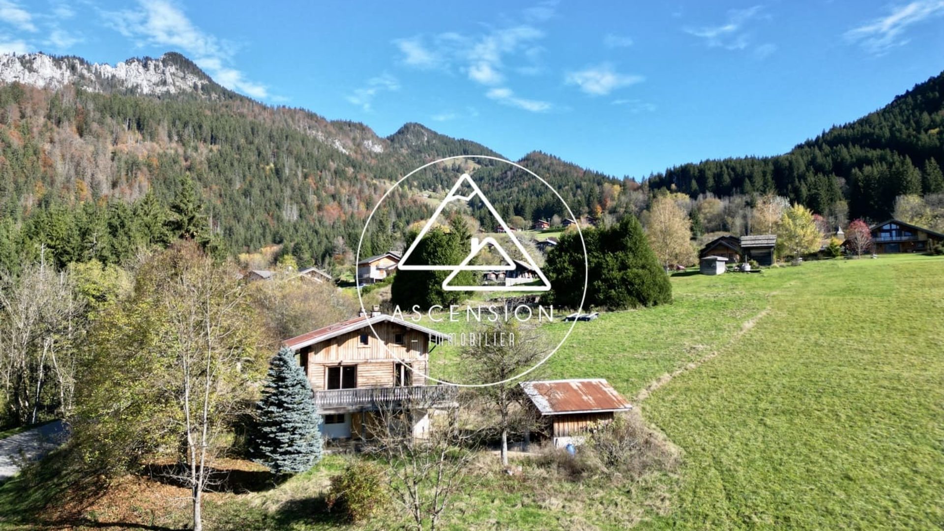 Chalet à rénover de 3 chambres avec vue panoramique sur les montagnes – Le Biot