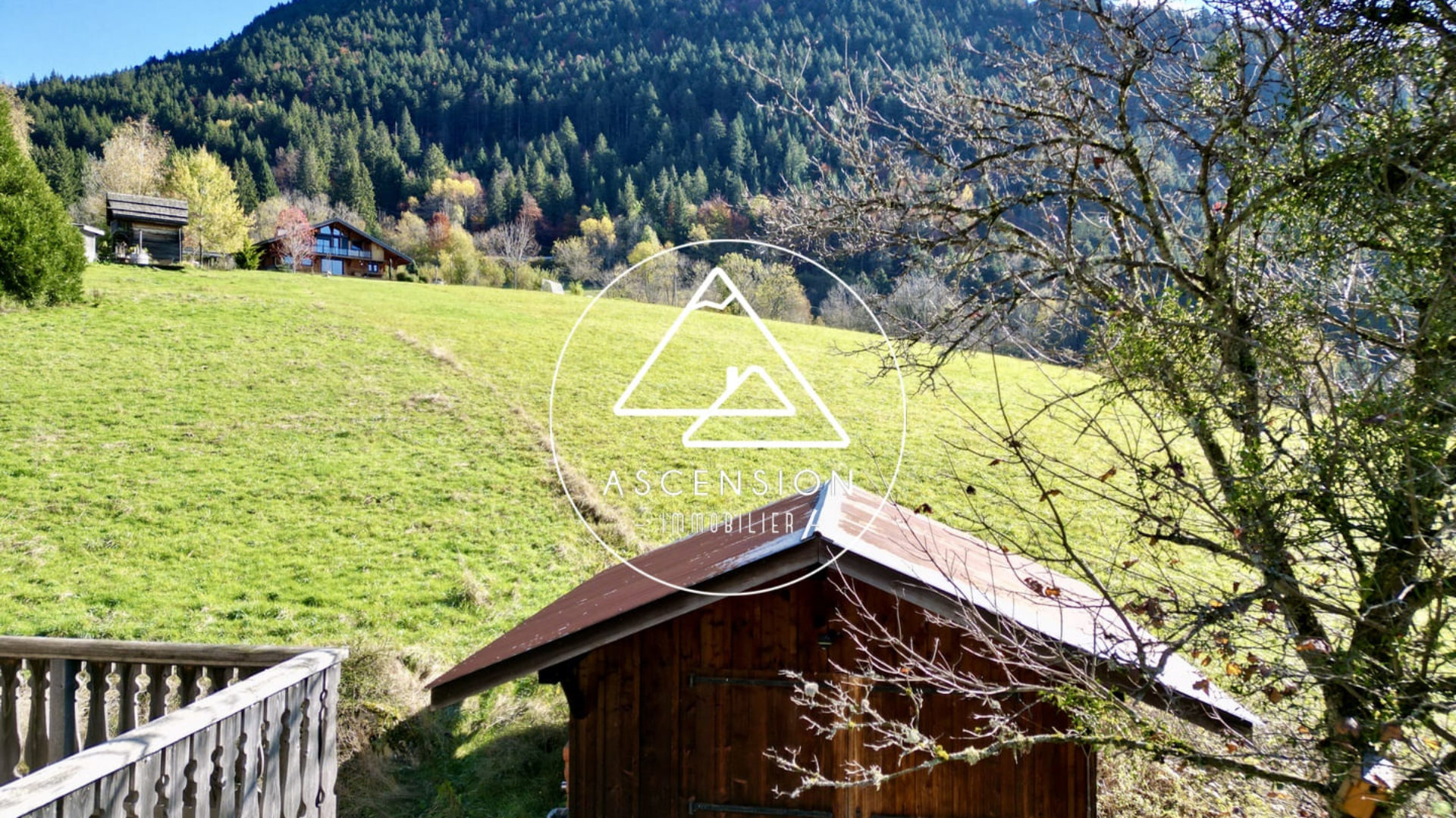 Chalet à rénover de 3 chambres avec vue panoramique sur les montagnes – Le Biot