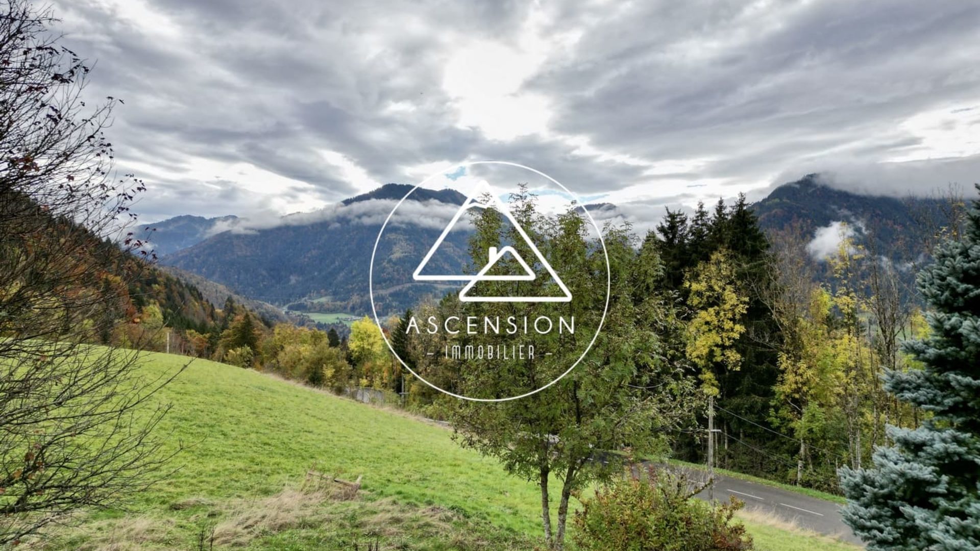 Chalet à rénover de 3 chambres avec vue panoramique sur les montagnes – Le Biot